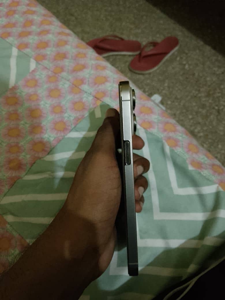 Apple iPhone 14 Pro Max 4