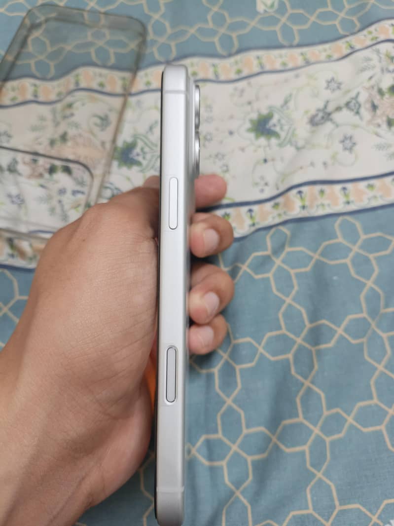 Apple iPhone 17 Pro Max 3
