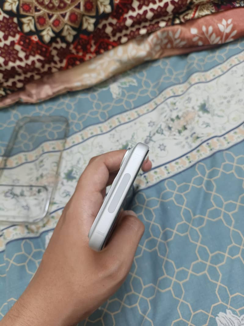 Apple iPhone 17 Pro Max 4