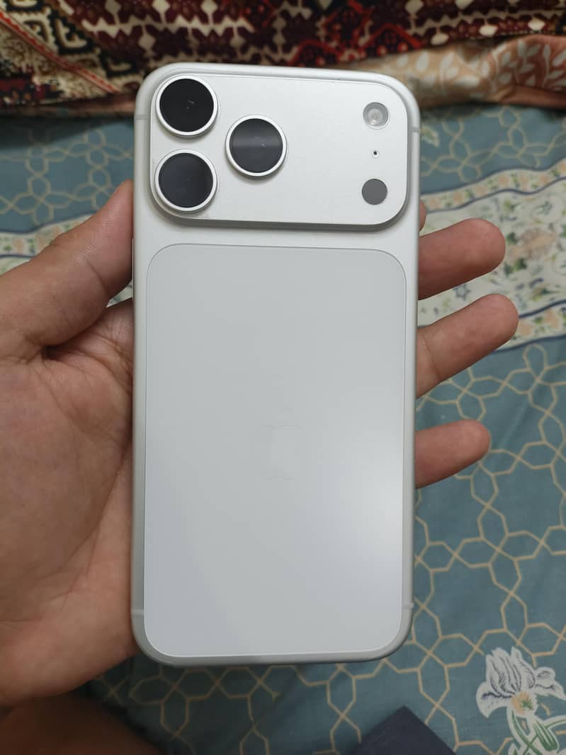 Apple iPhone 17 Pro Max 6