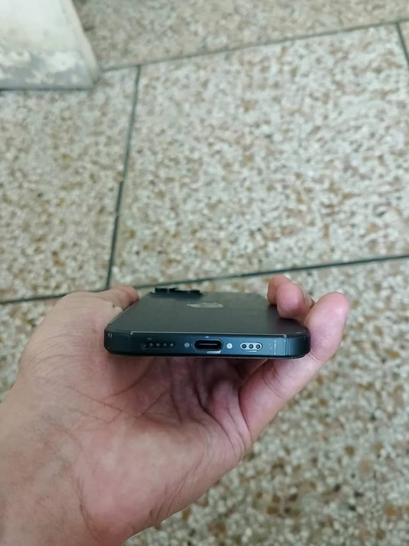 Apple iPhone 15 2