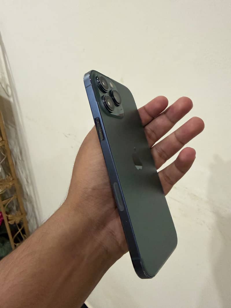 Apple iPhone 13 Pro Max 3