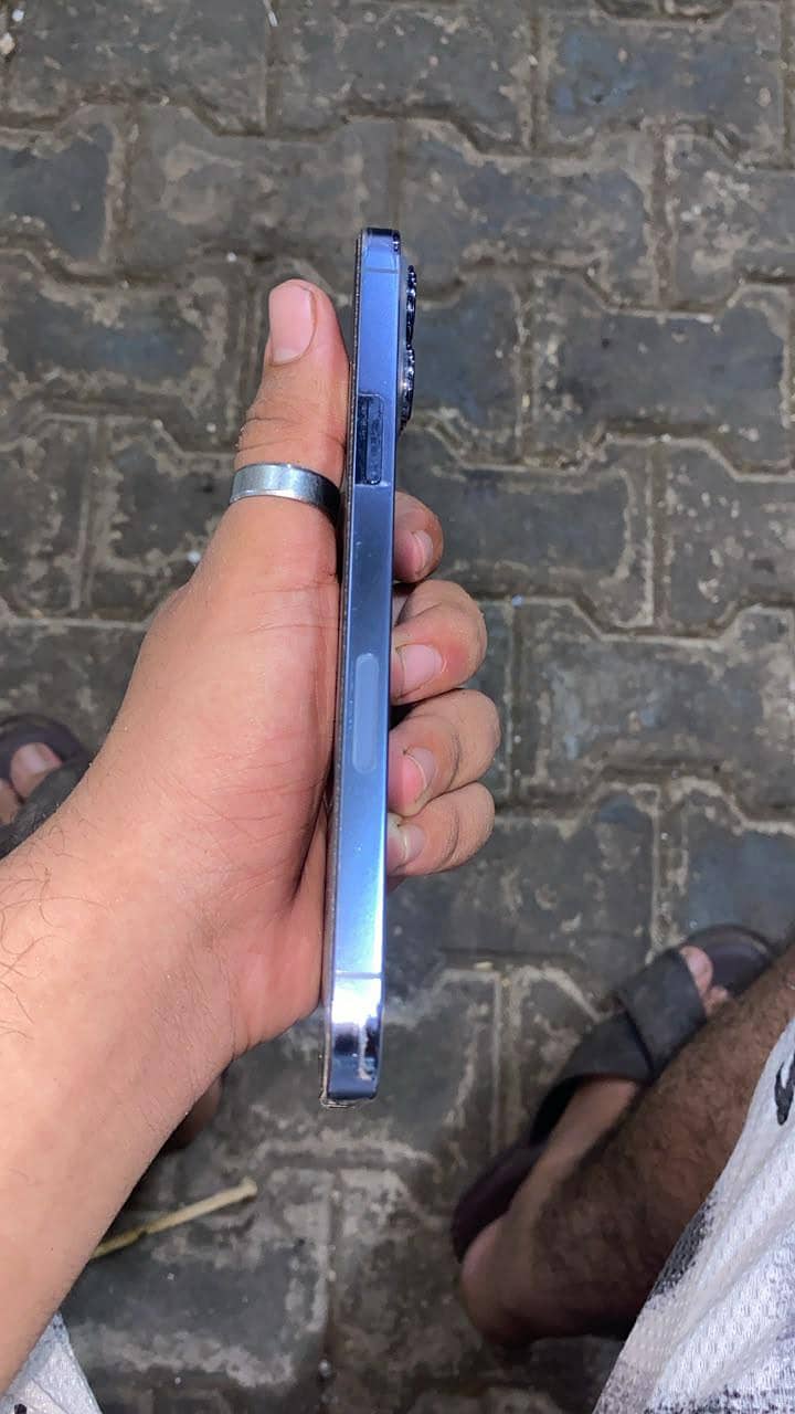 Apple iPhone 13 Pro Max 0