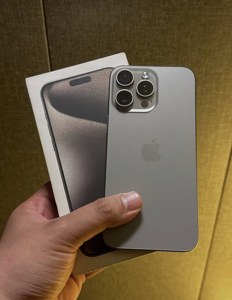 iPhone 15 Pro Max 1