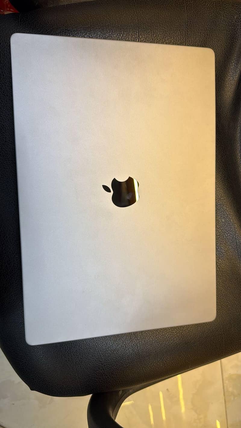 MacBook M2 pro 4