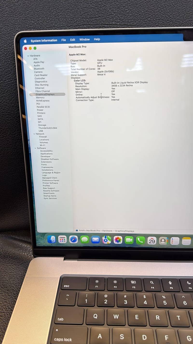 MacBook M2 pro 9