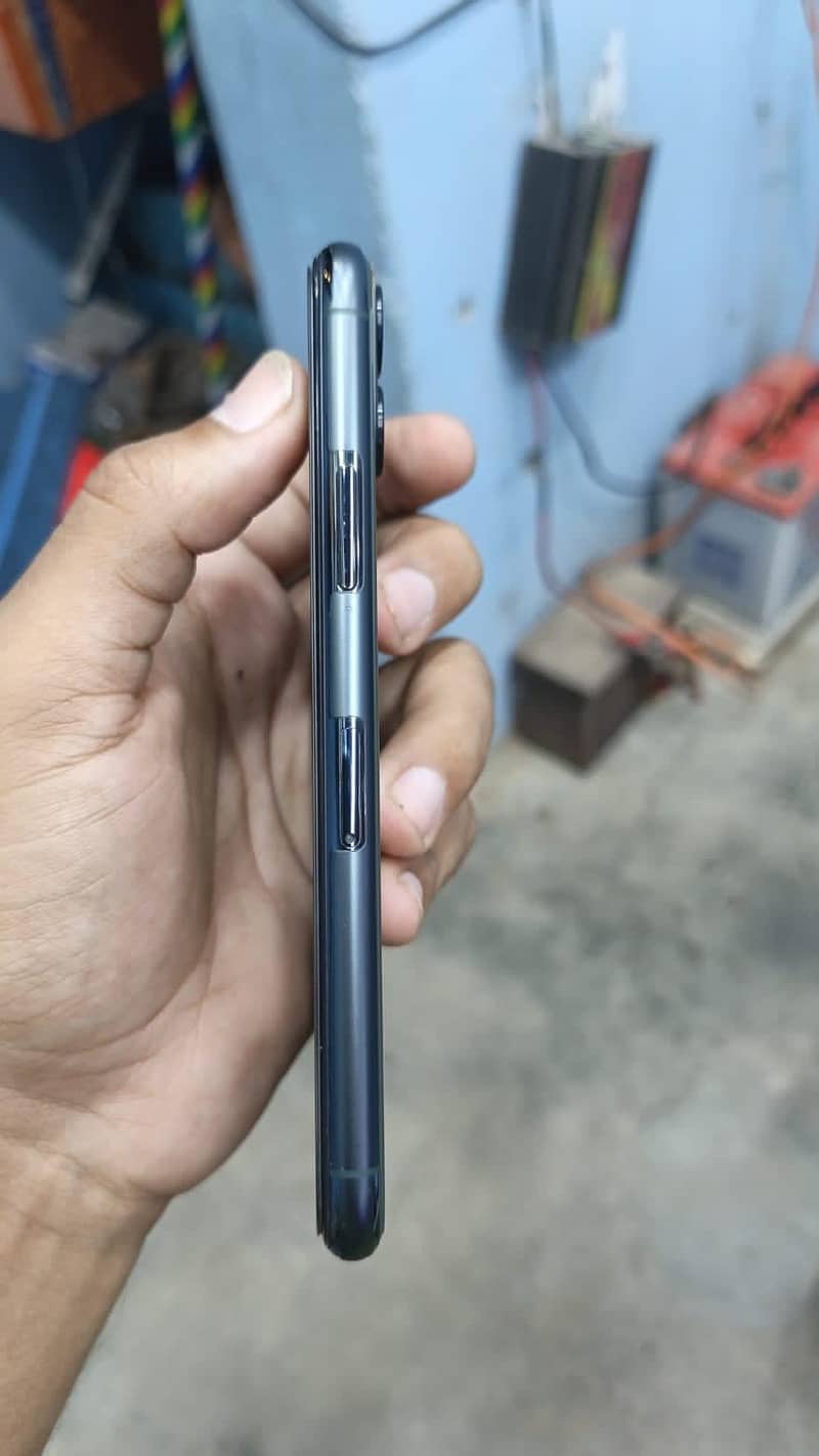Apple iPhone 11 Pro 1
