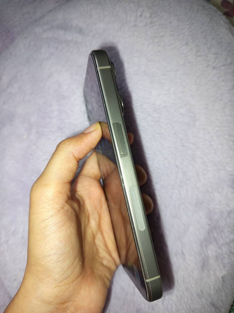 Apple iPhone 15 Pro 1