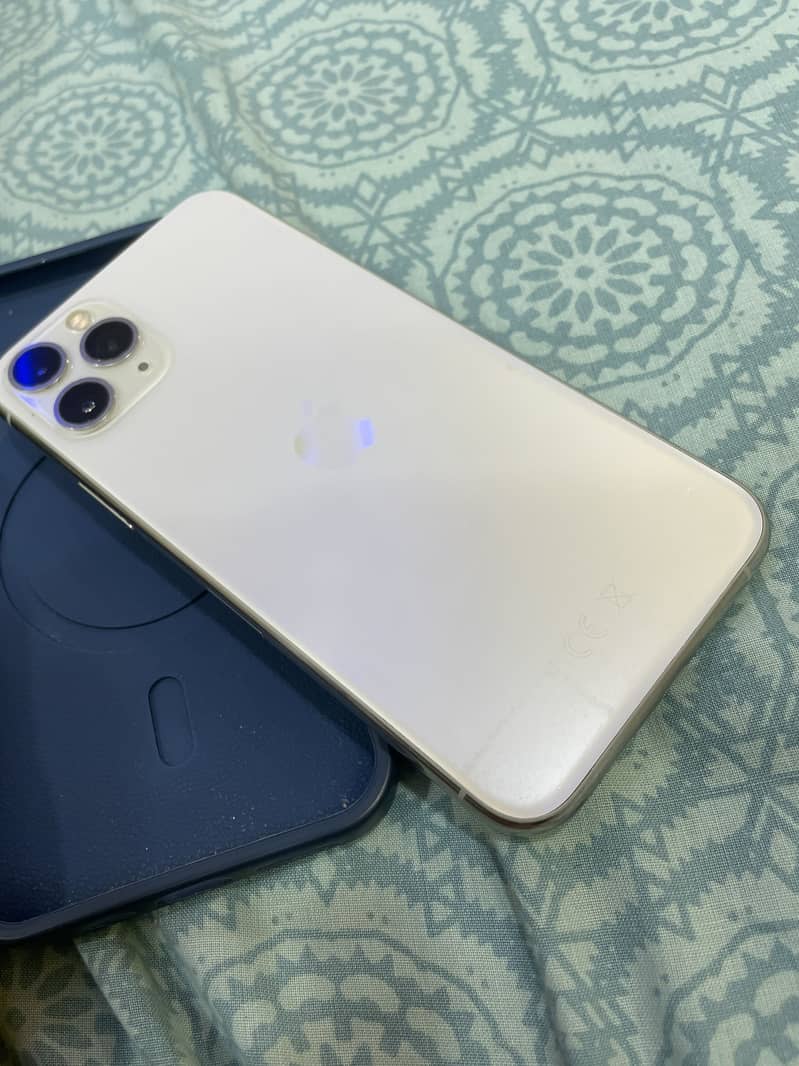 Apple iPhone 11 Pro 2