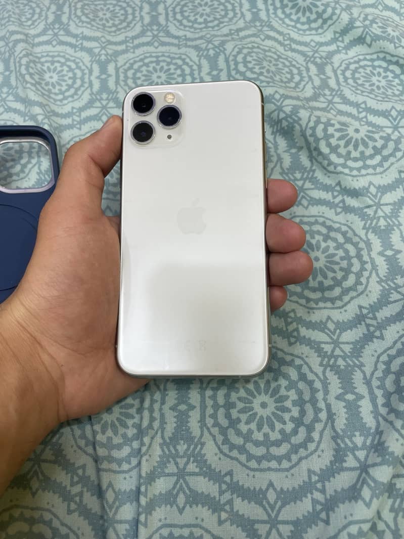 Apple iPhone 11 Pro 3