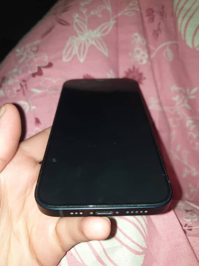 Apple iPhone 12 3