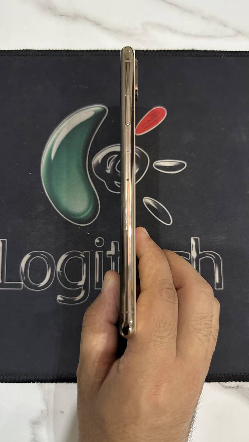 Apple iPhone XS Max 5