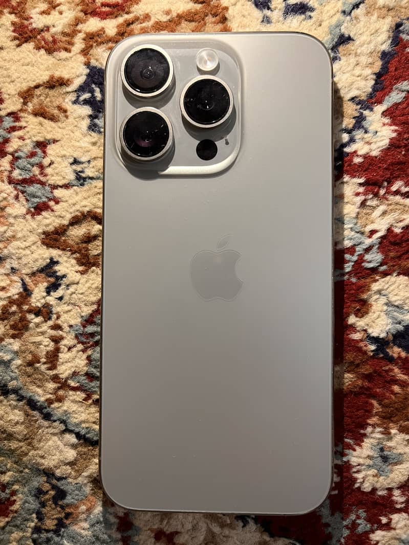 Apple iPhone 15 Pro 0