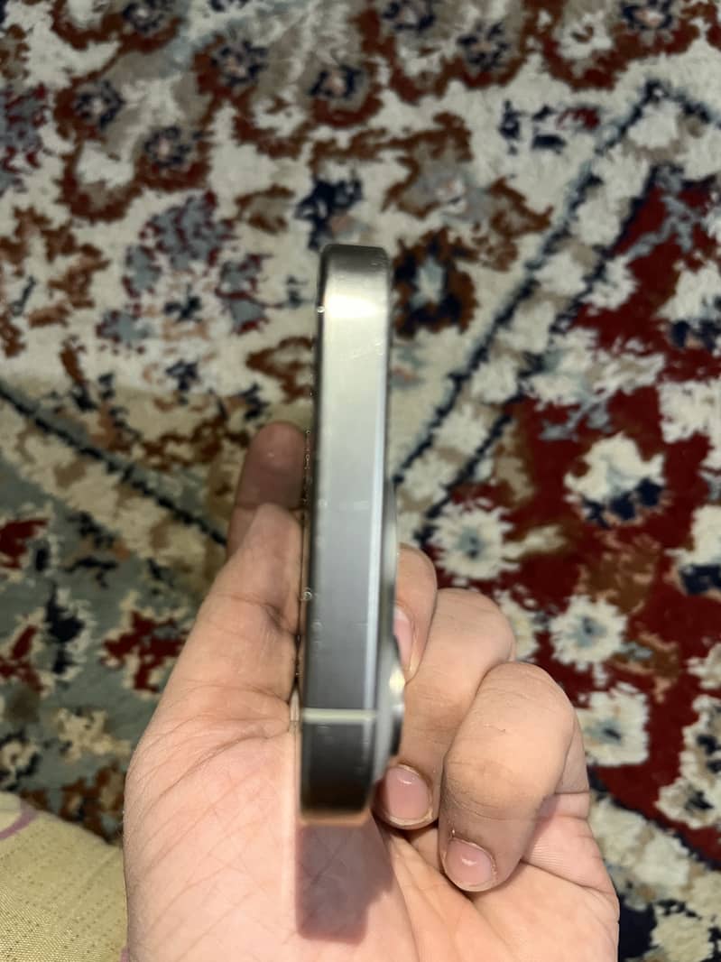 Apple iPhone 15 Pro 1