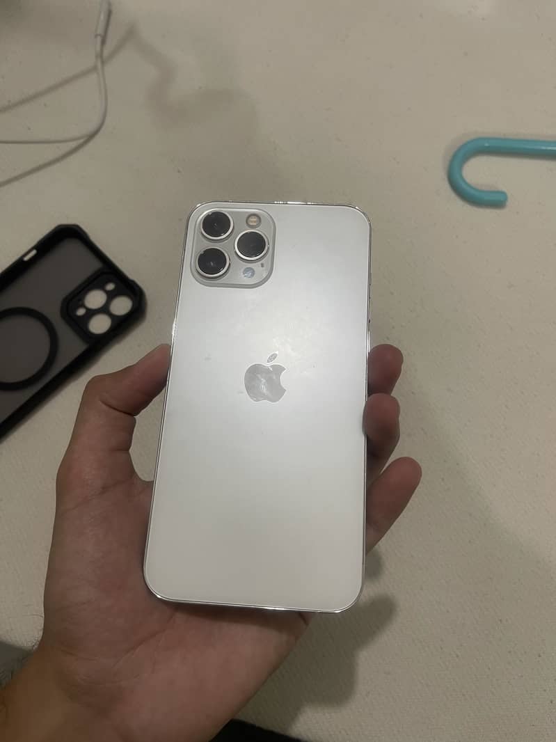 Apple iPhone 12 Pro Max 4