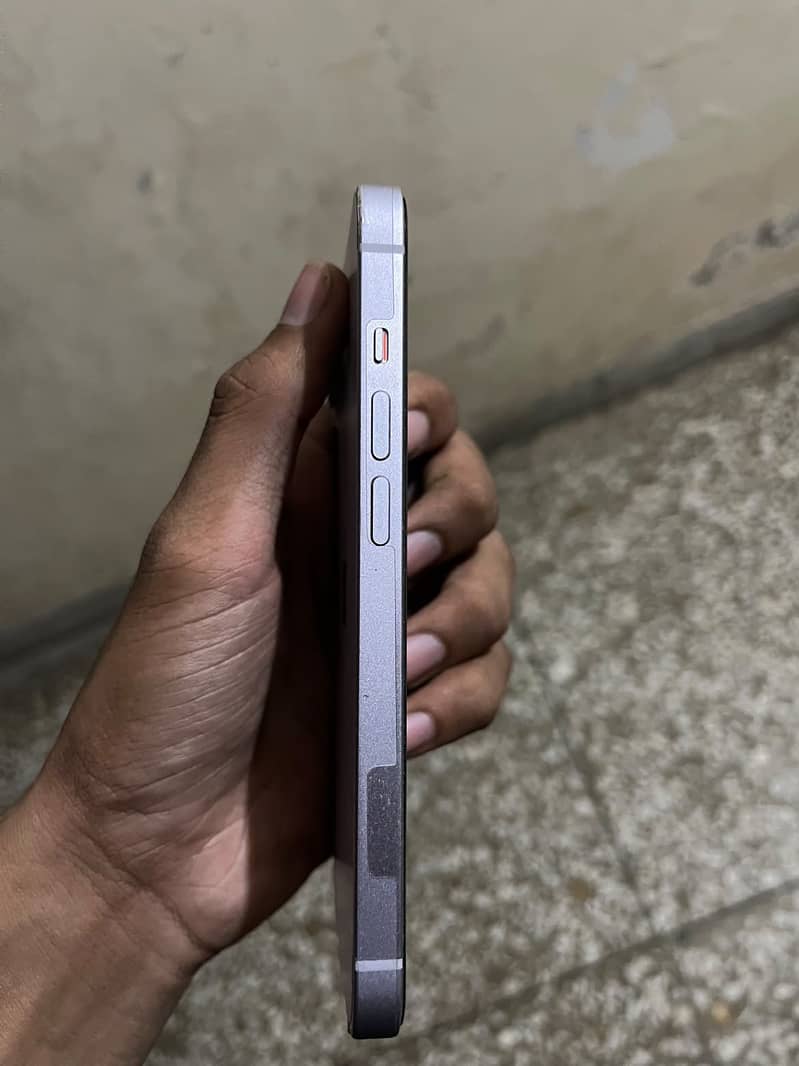 Apple iPhone 14 1