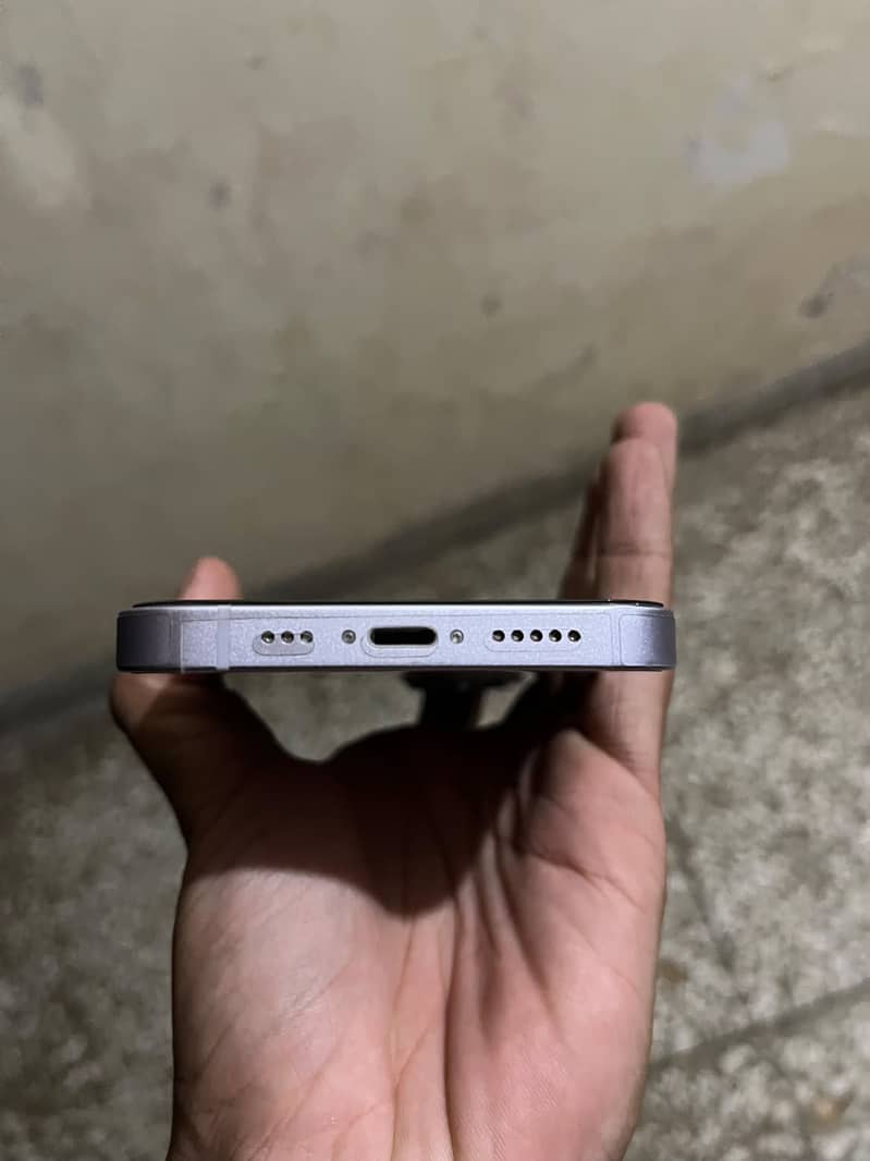 Apple iPhone 14 3