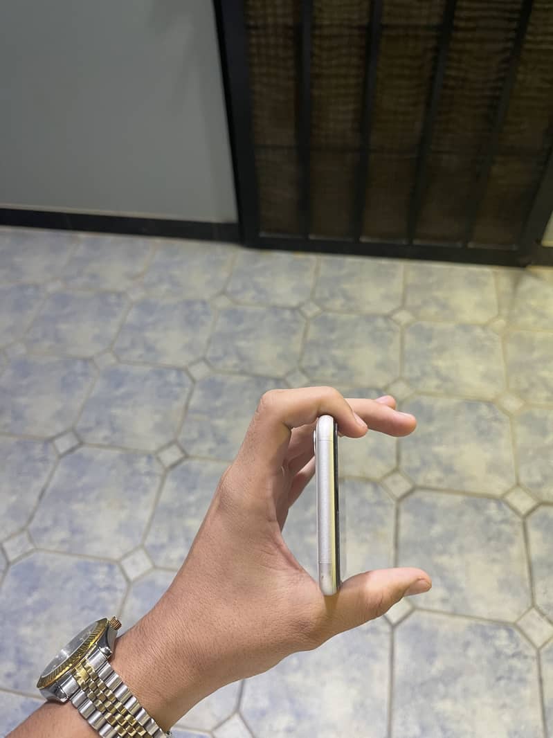 Apple iPhone 11 5