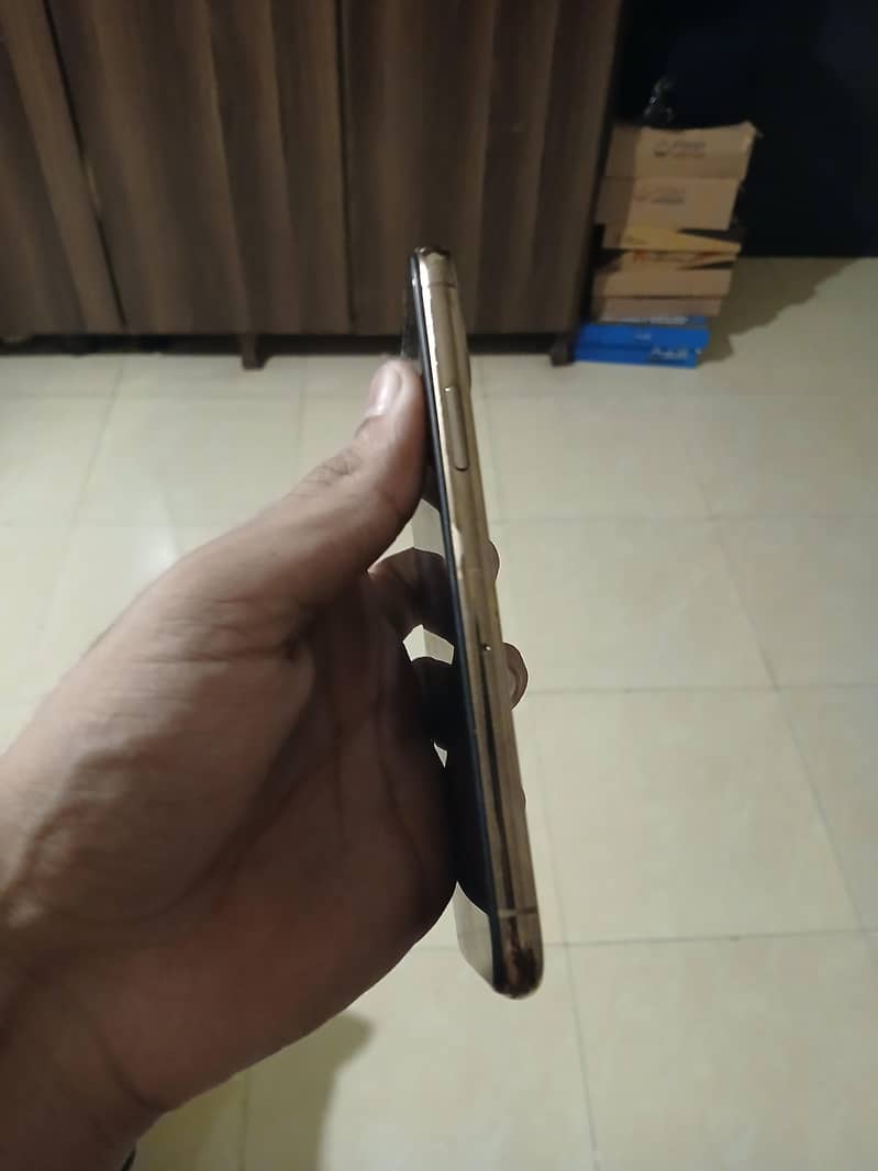 Apple iPhone 11 7