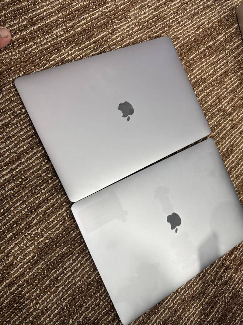 apple laptop 1