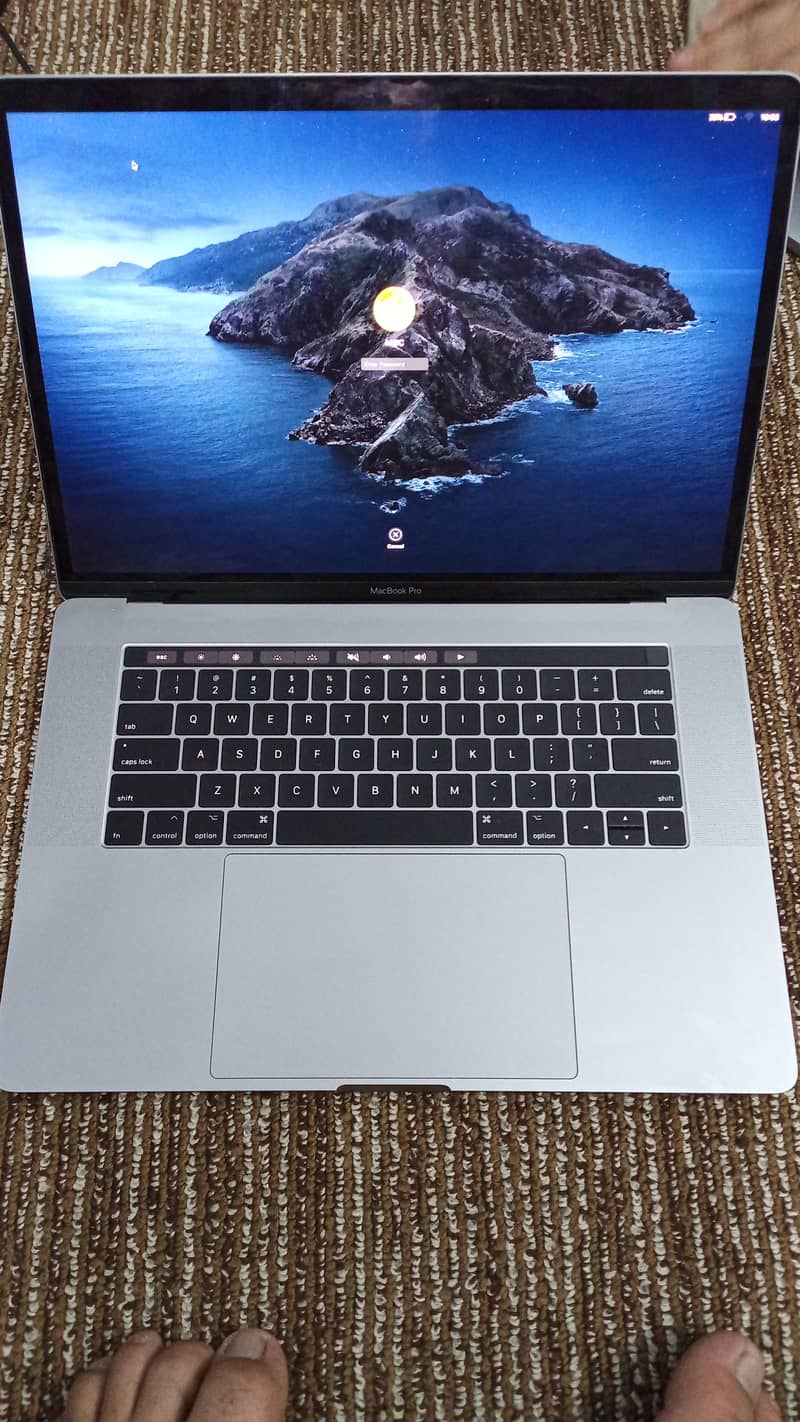 apple laptop 2