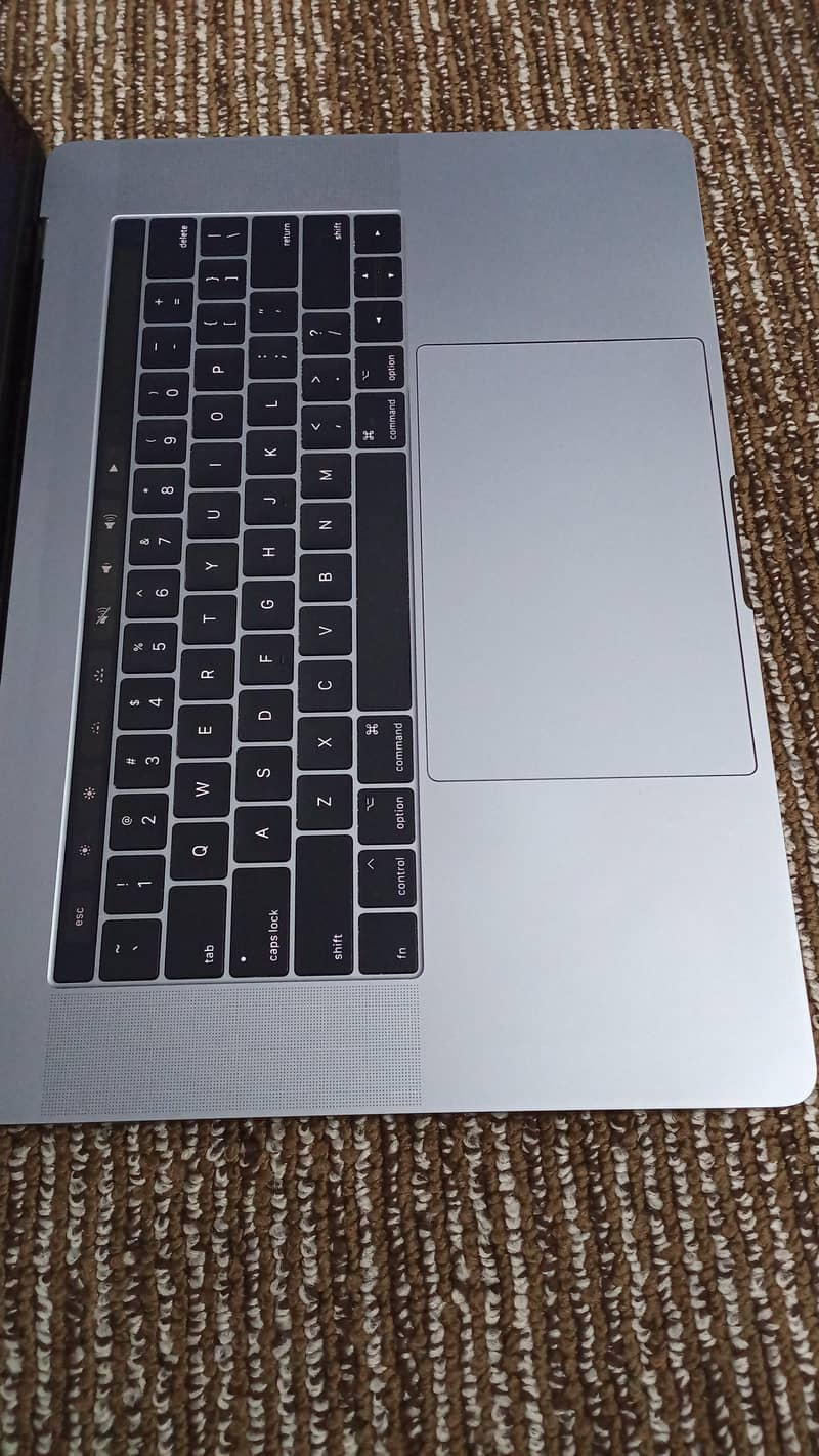 apple laptop 4