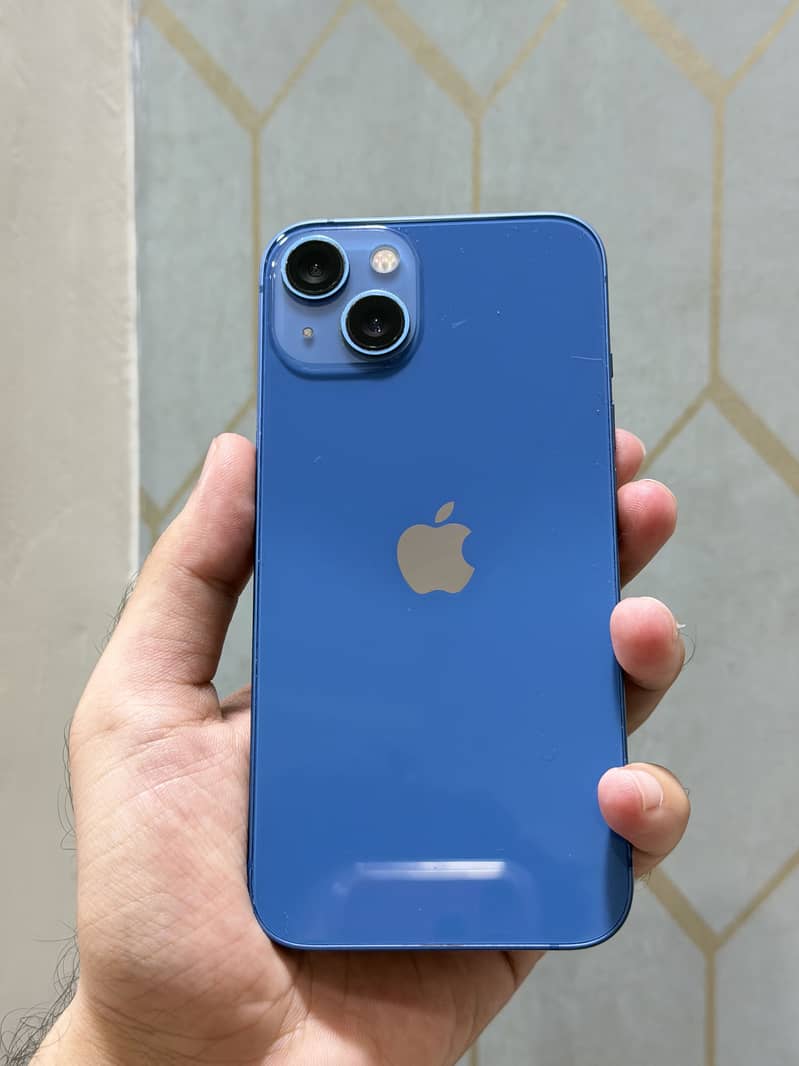 Apple iPhone 13 3