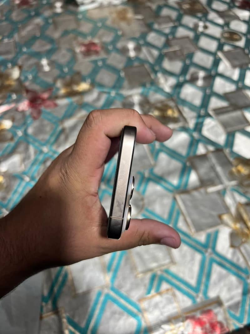 Apple iPhone 16 Pro 5