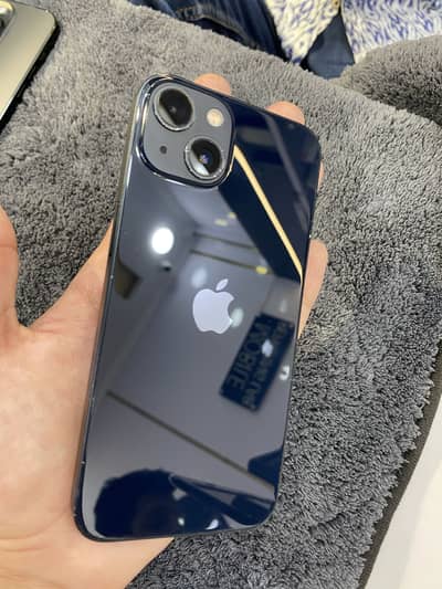 Apple iPhone 13