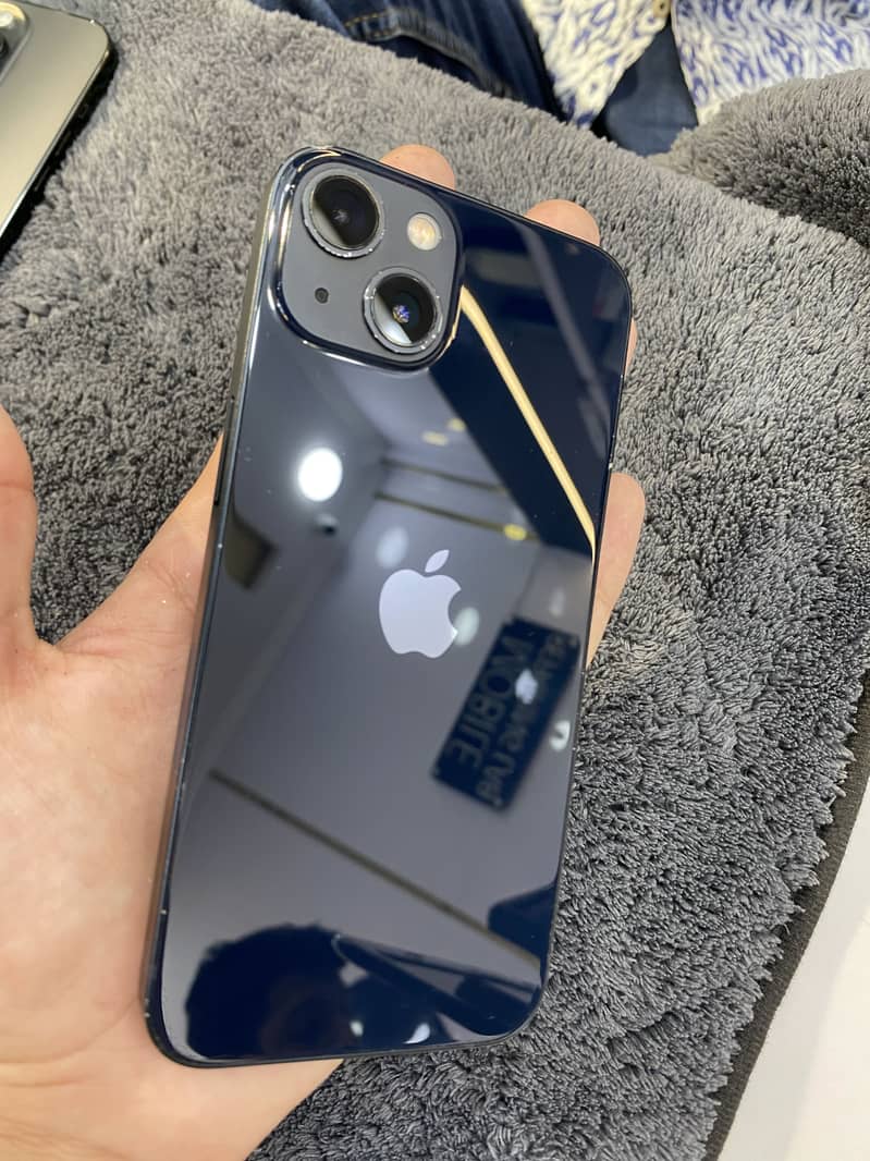 Apple iPhone 13 0