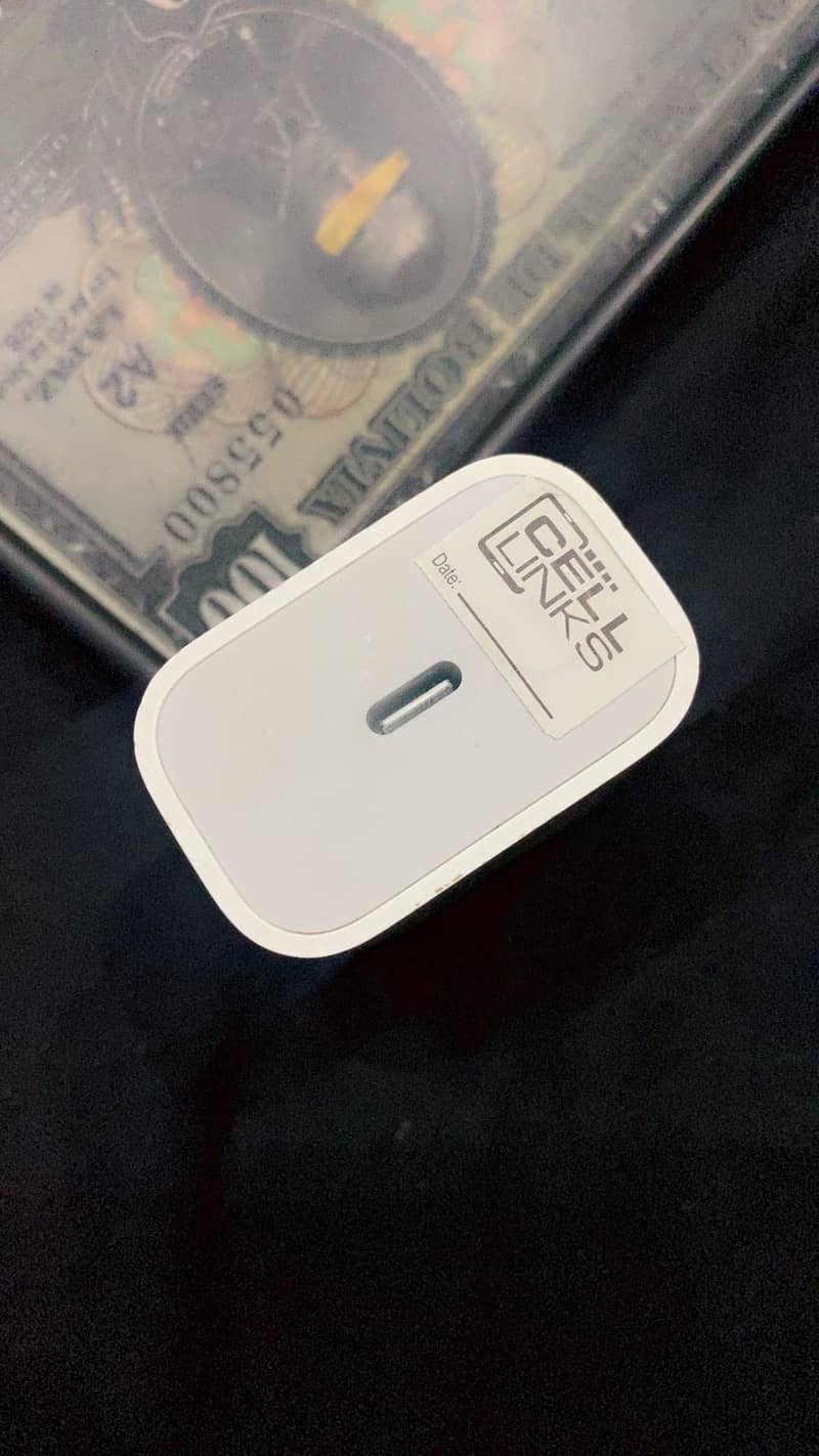 Apple Adapter 4