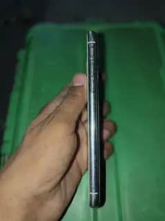 Apple iPhone XS 1