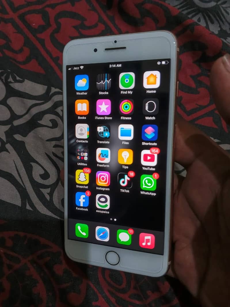 Apple iPhone 8 Plus 0