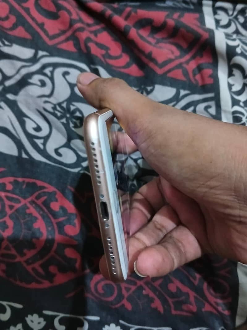 Apple iPhone 8 Plus 2