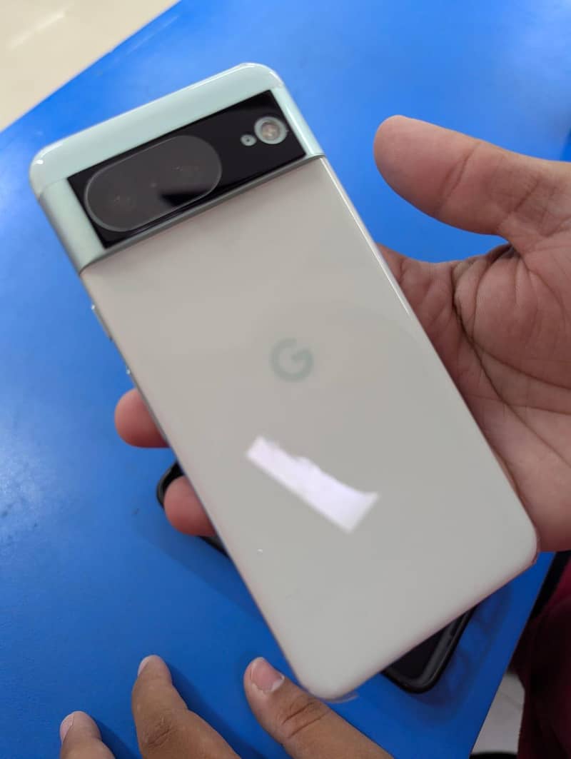 Google Pixel 8 1