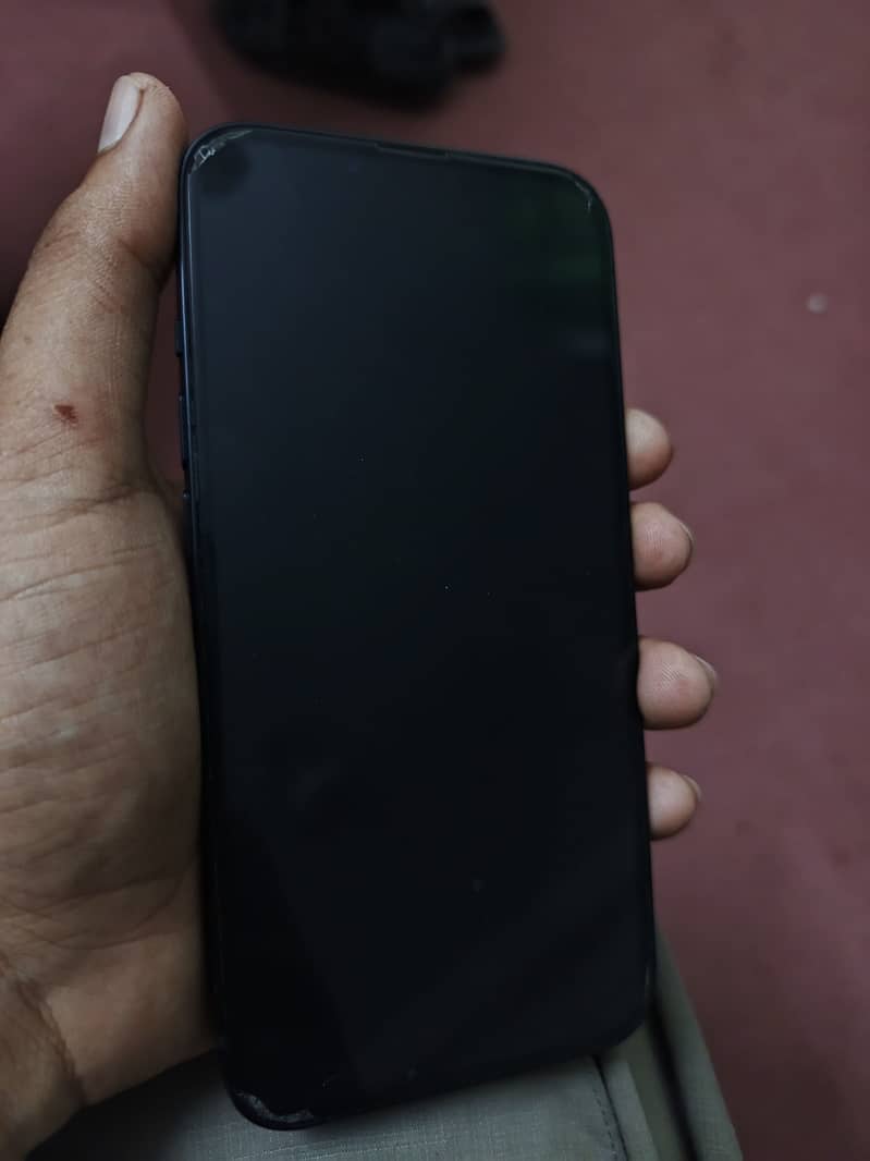 Apple iPhone 13 2