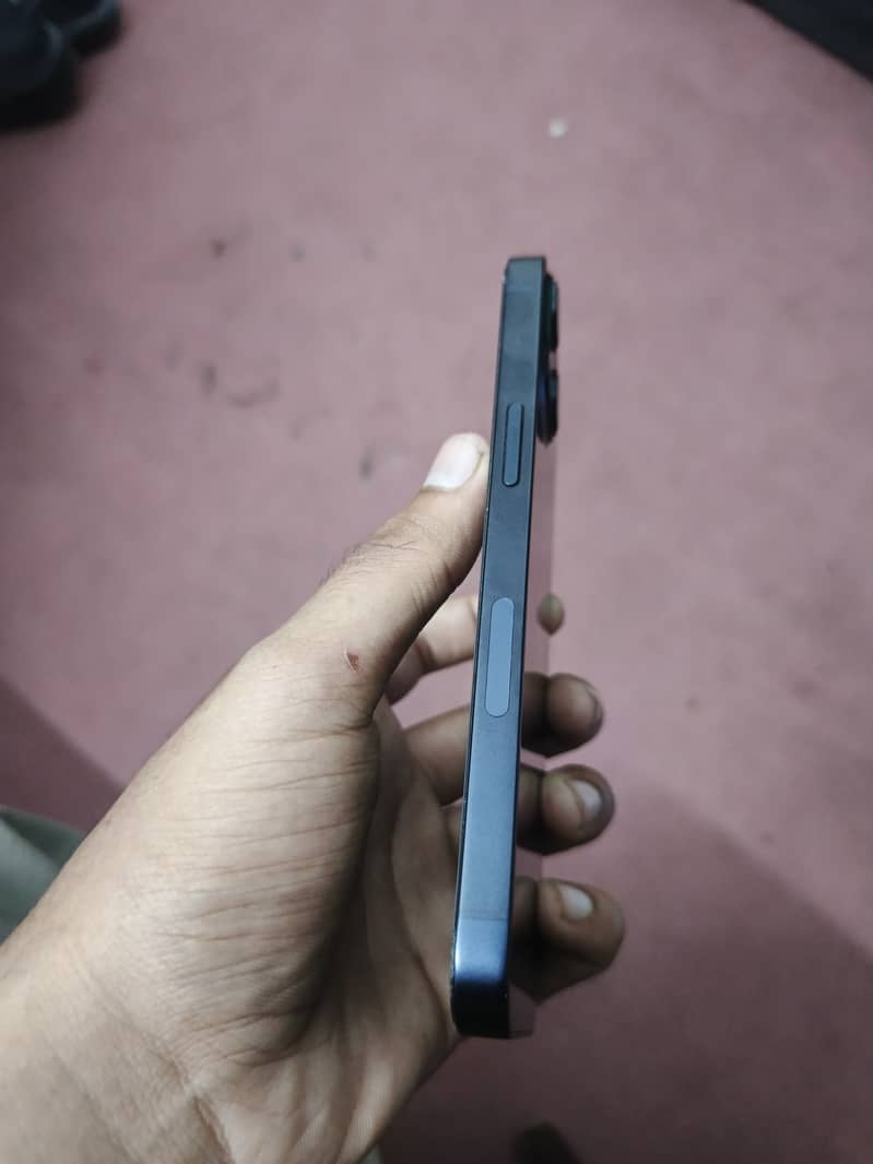 Apple iPhone 13 3