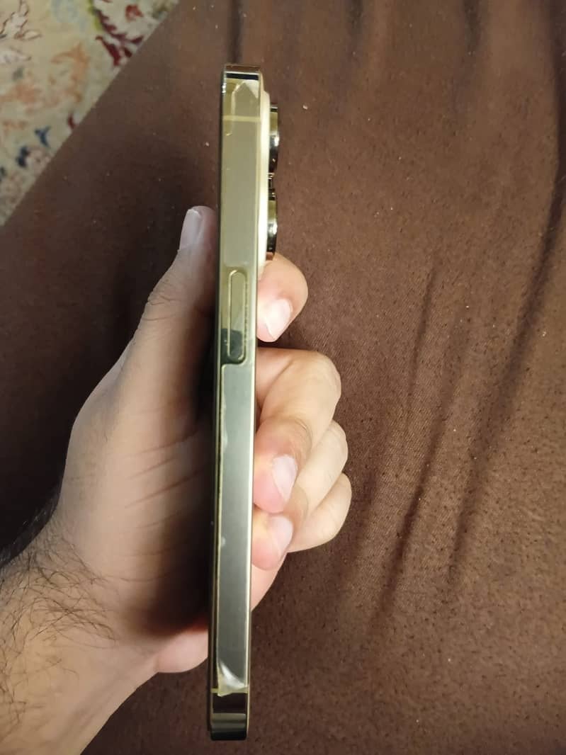 Apple iPhone 14 Pro 2