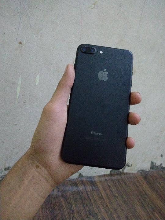 Apple iPhone 7 Plus 2