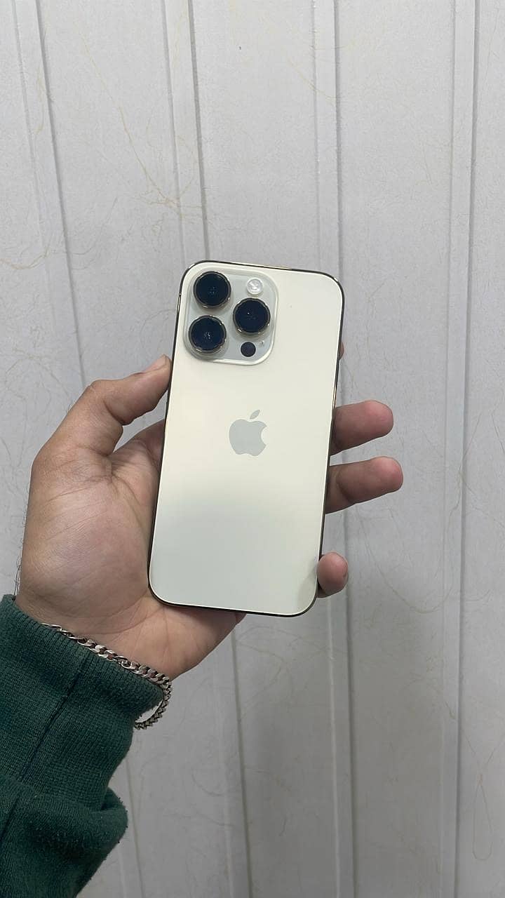 Apple iPhone 14 Pro 0