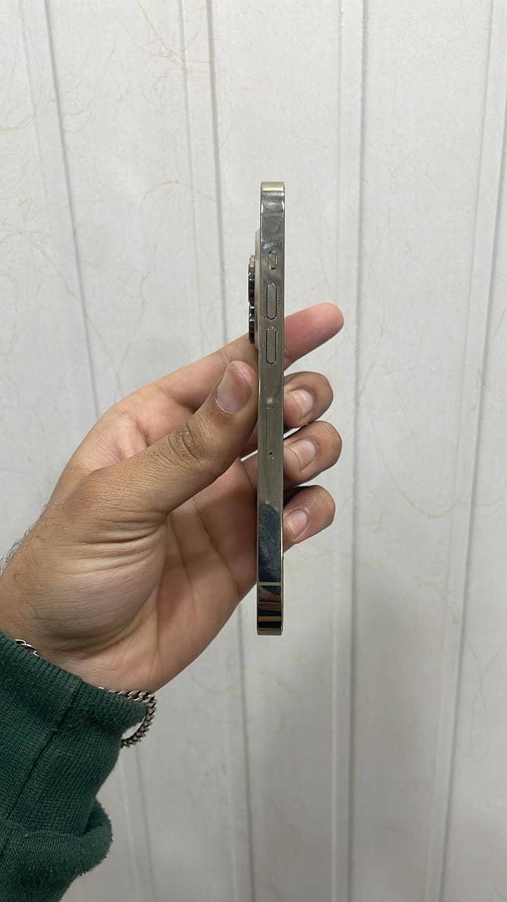 Apple iPhone 14 Pro 2