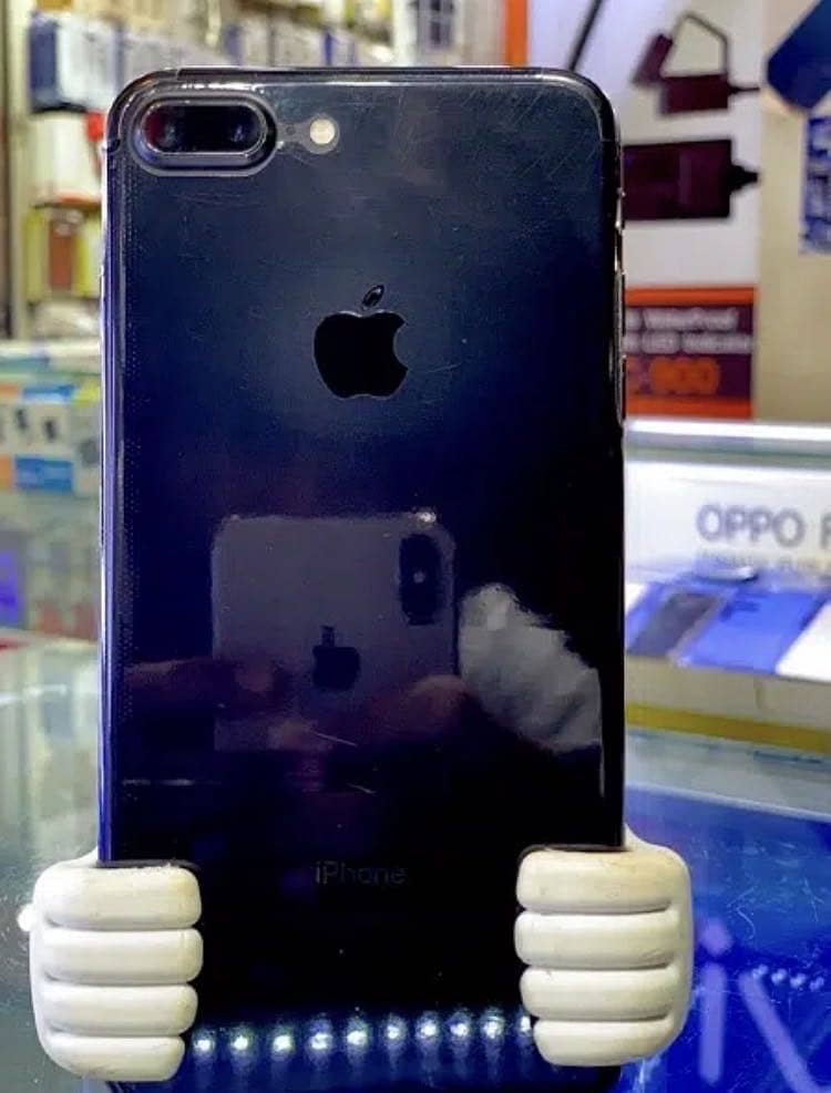 Apple iPhone 7 Plus 0