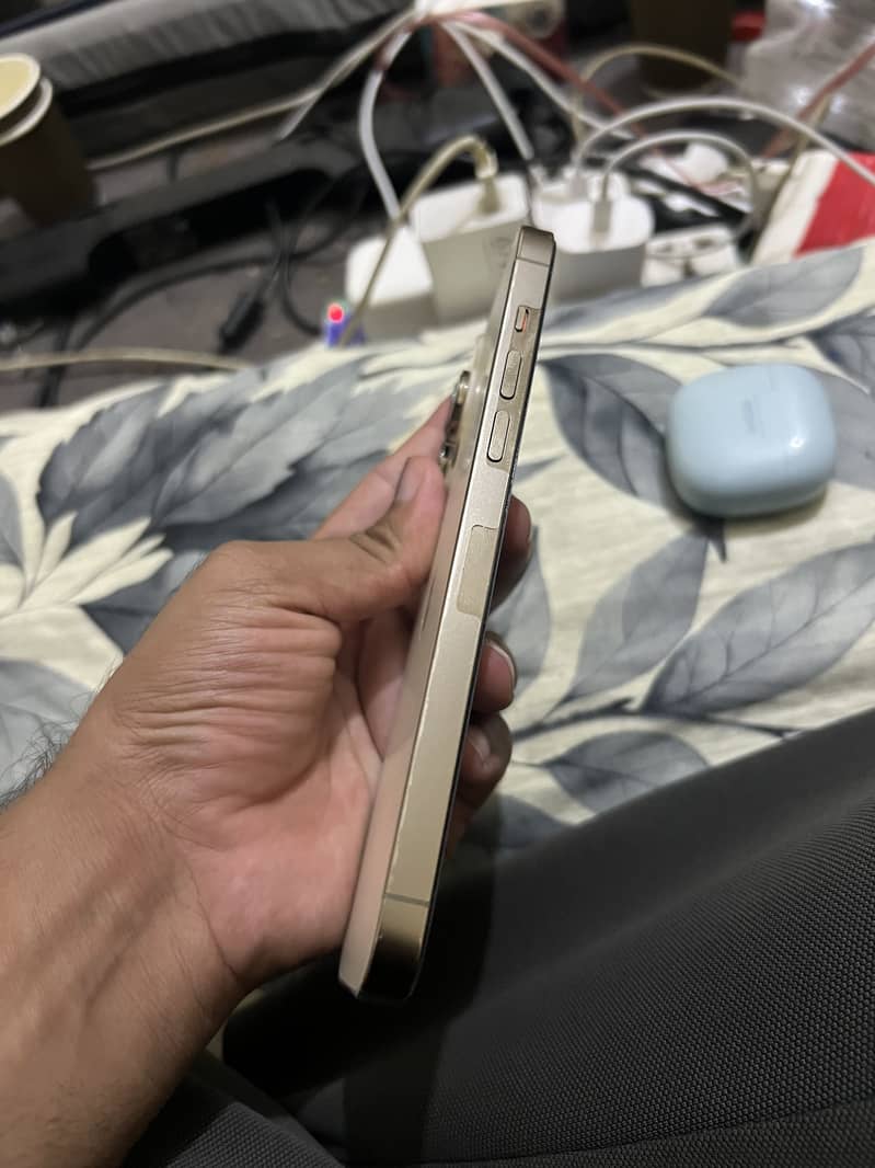 Apple iPhone 14 Pro Max 1