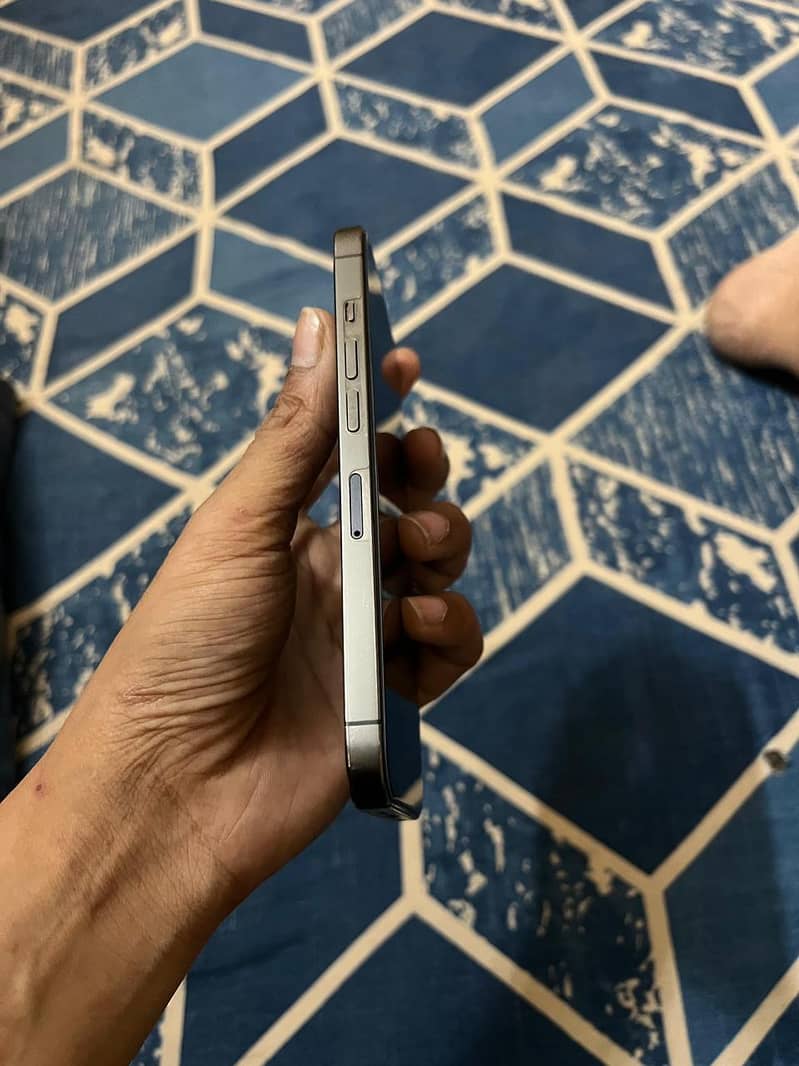 Apple iPhone 13 Pro 4