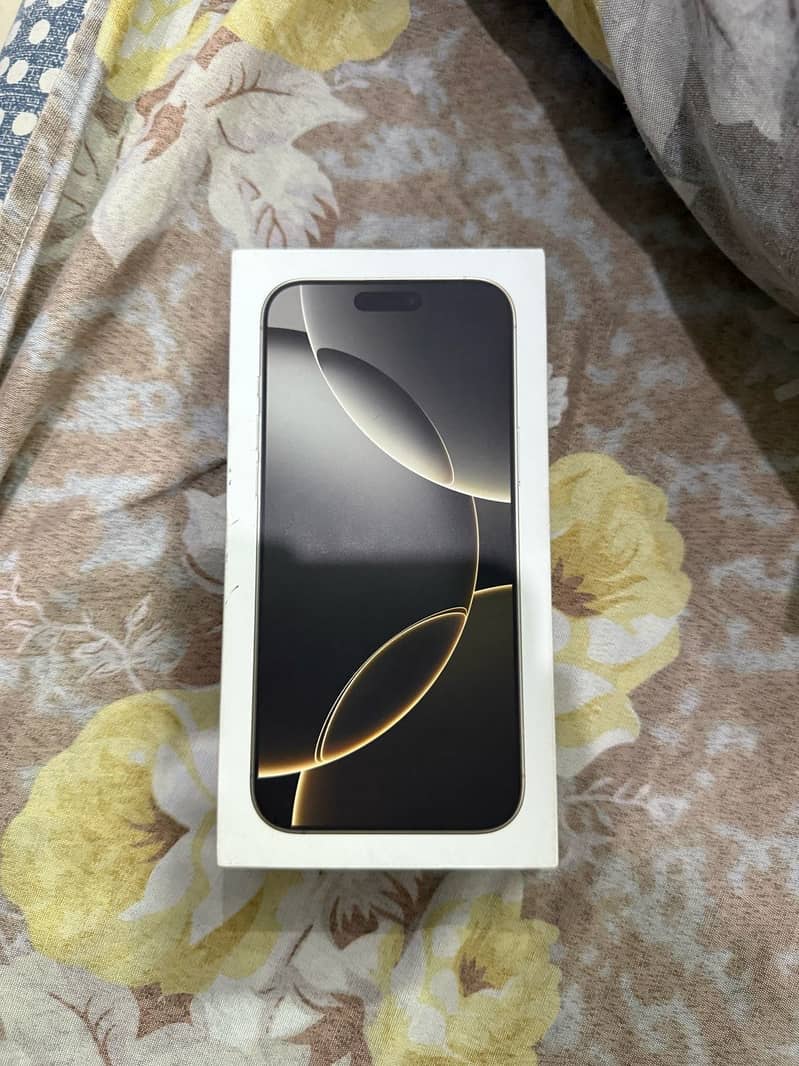 Apple iPhone 16 Pro Max 4