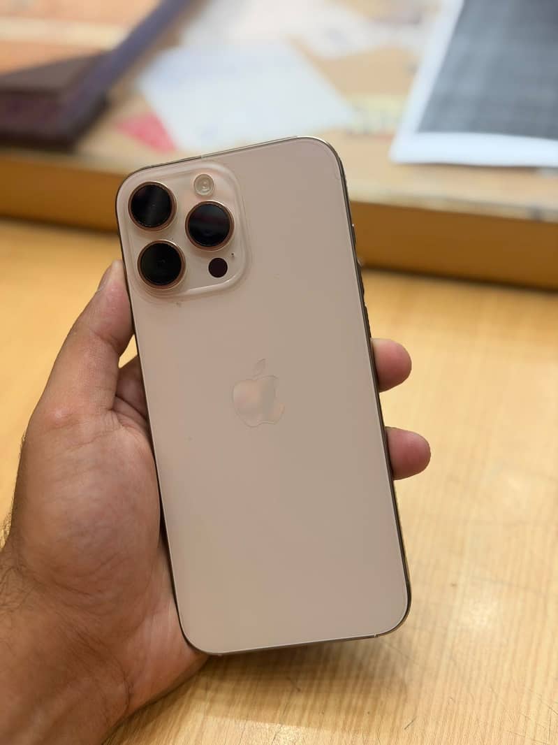 Apple iPhone 16 Pro Max 1