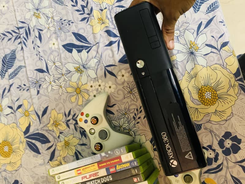 Xbox 360 E 500gb 6