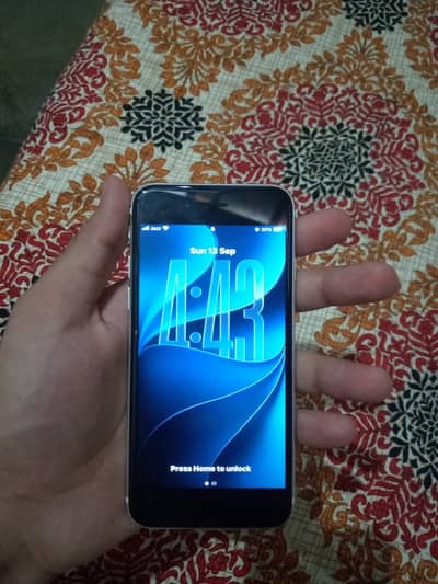 Apple iPhone SE