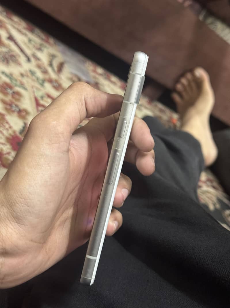 Google Pixel 7a 1