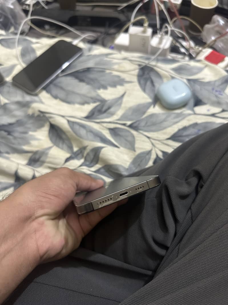 Apple iPhone 13 Pro Max 5